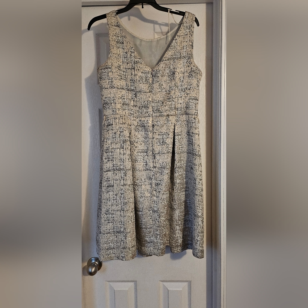 Pretty Dress - Picture 5 of 7